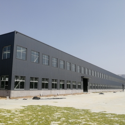 प्रीफैब स्टील स्ट्रक्चर वर्कशॉप Q235B Q355B ASTM A36 50-वर्षीय जीवन