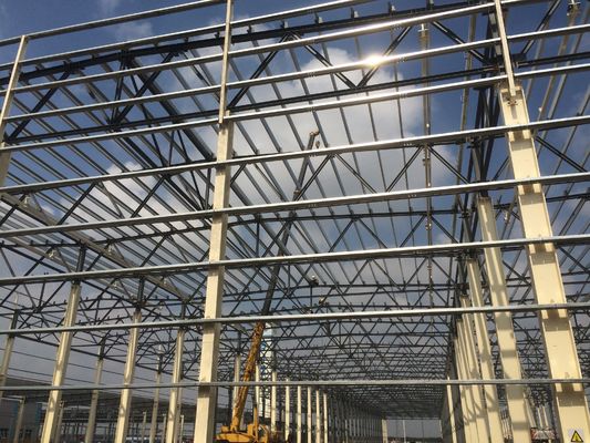 सैंडविच पैनल मिलों बोल्ट कनेक्शन इस्पात संरचना कारखाने गोदाम