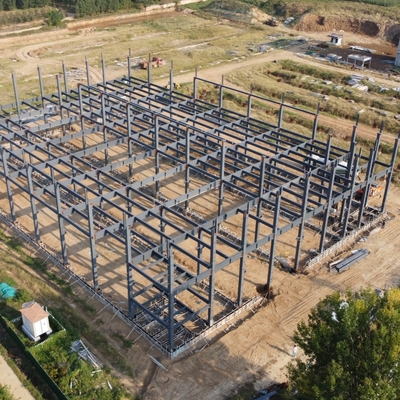 पूर्वनिर्मित इस्पात संरचना गोदाम Q235B Q355B ASTM A36 बड़े स्पैन