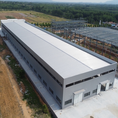 Prefab इस्पात संरचना कार्यशाला फ्रेम Q235B Q355B सामग्री